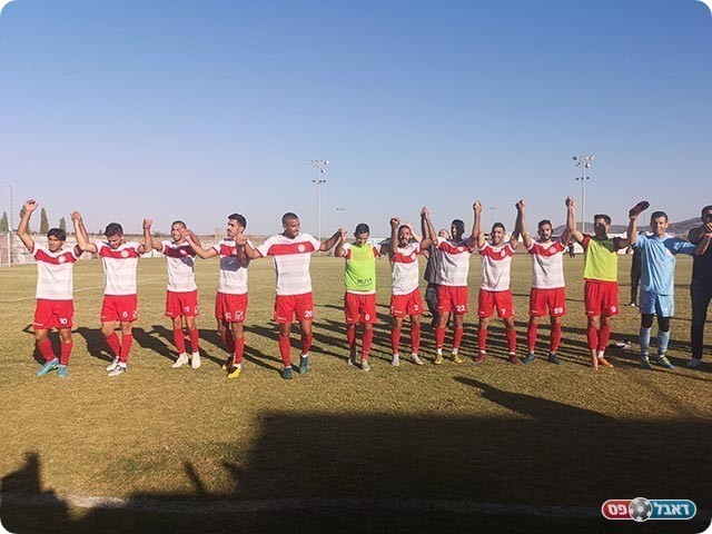 שחקני באקה חוגגים בגלבוע (וואסים מוואסי)